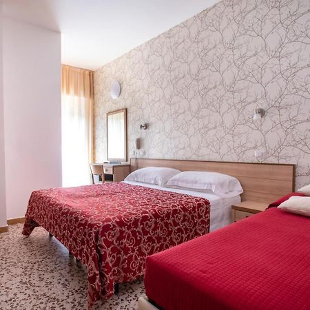 Hotel Ravello Adults Only Rimini Buitenkant foto