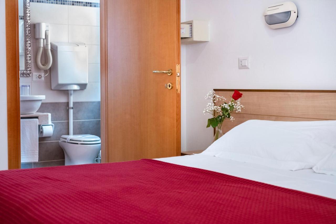 Hotel Ravello Adults Only Rimini Buitenkant foto