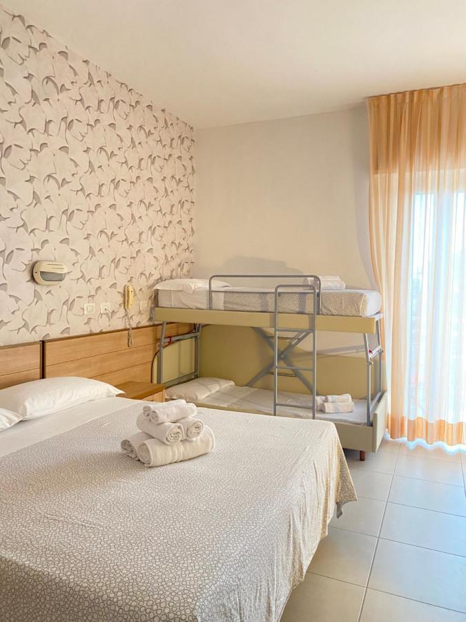 Hotel Ravello Adults Only Rimini Buitenkant foto