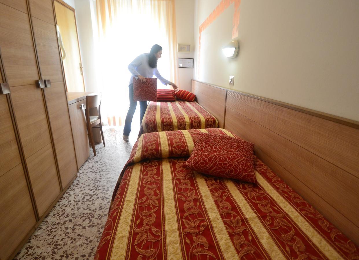 Hotel Ravello Adults Only Rimini Buitenkant foto