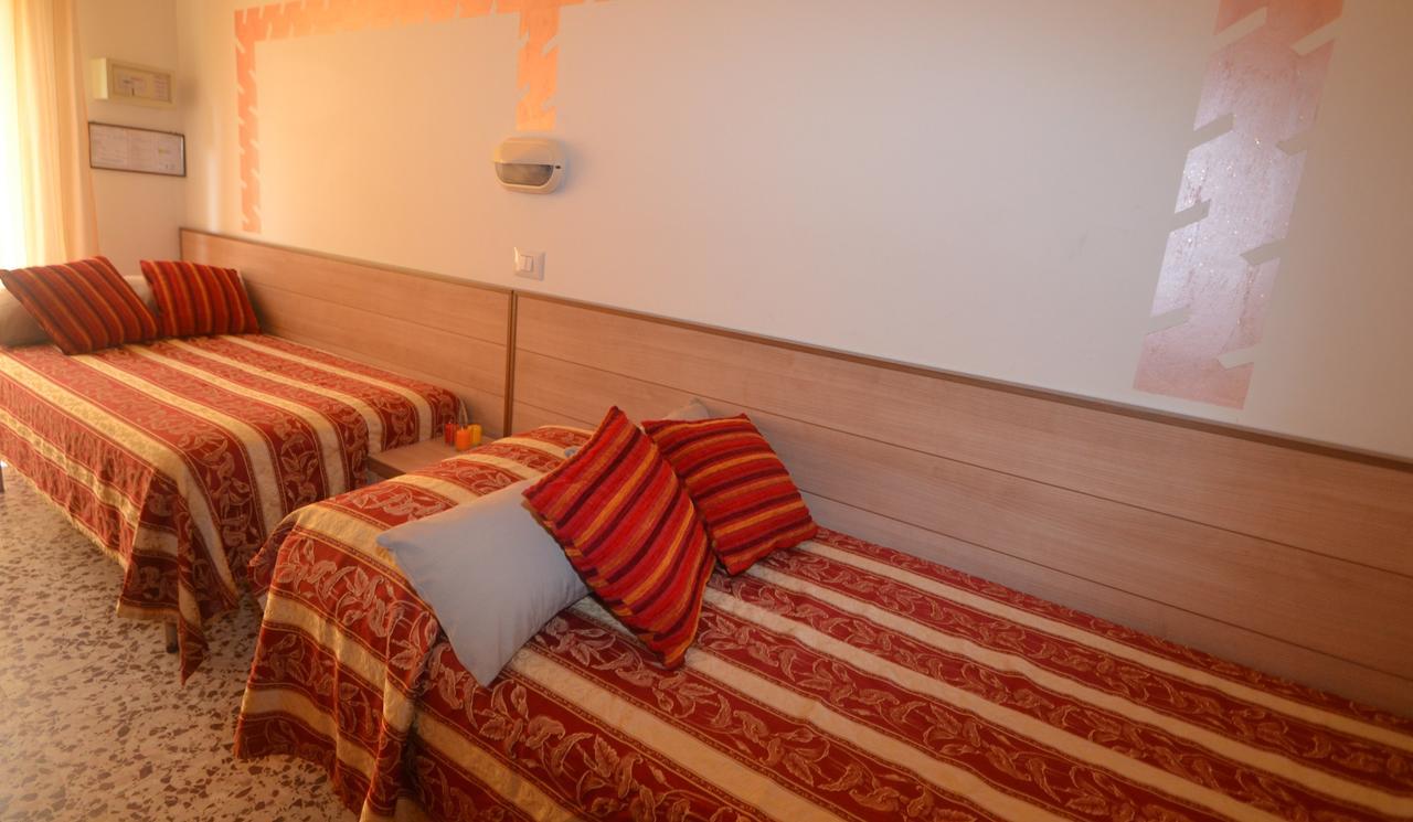 Hotel Ravello Adults Only Rimini Buitenkant foto