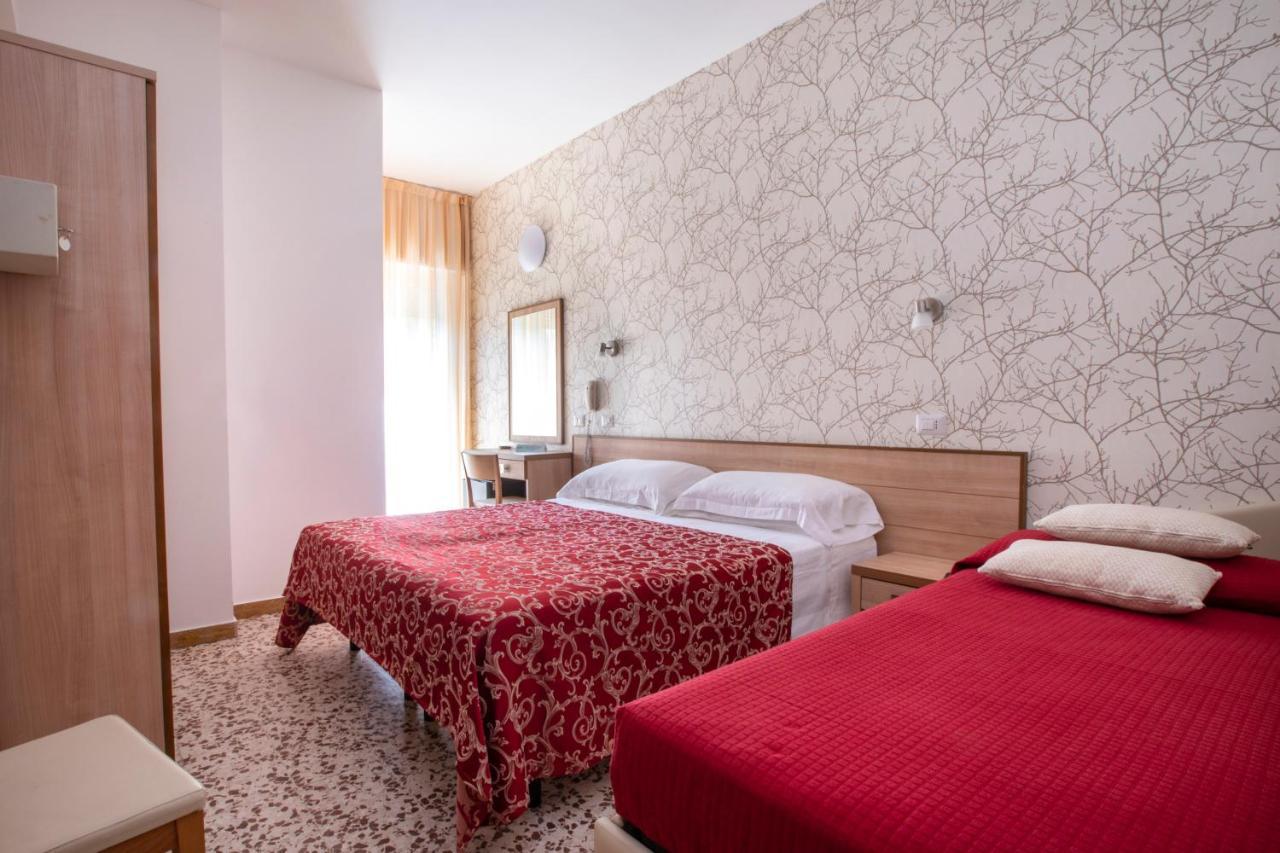 Hotel Ravello Adults Only Rimini Buitenkant foto