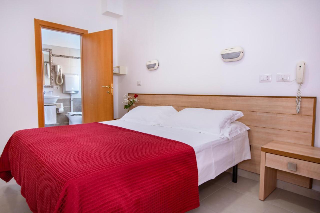 Hotel Ravello Adults Only Rimini Buitenkant foto